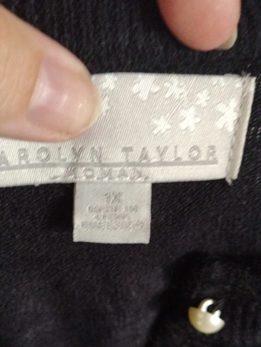 Carolyn Taylor Black Crewneck Thin Cardigan with Pearl Buttons